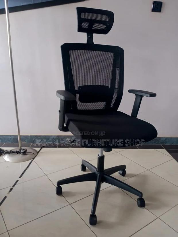 Headrest Swivel Mesh Chair