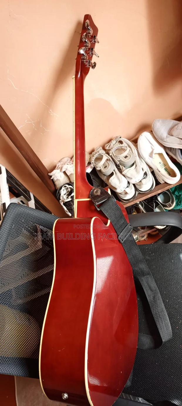 Semi-Acoustic Guitar - thumbnail 3