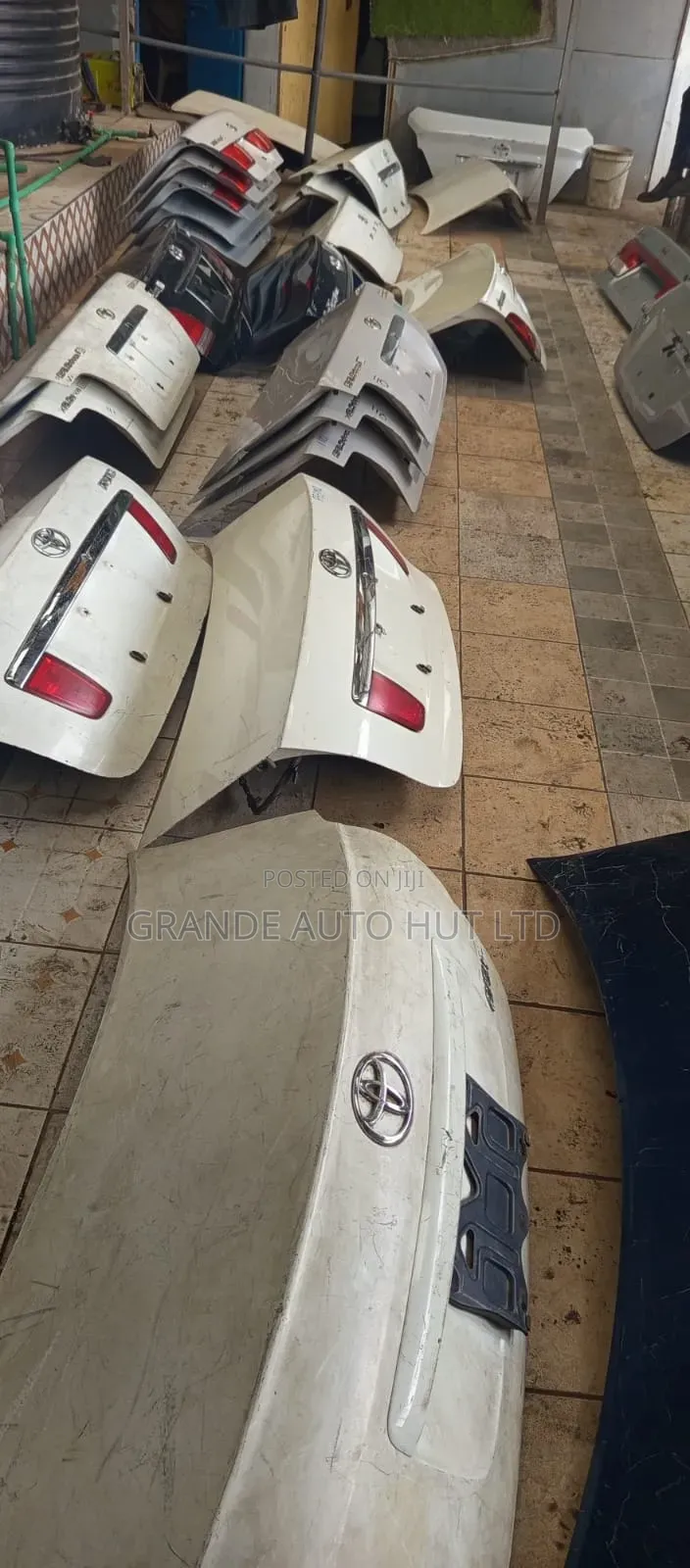 Premio 240 ,110,Avensis ,Crown ,Platz Boot Trunk