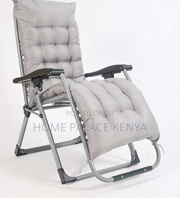Sun Lounger: Portable Zero Gravity Lounge Chair - thumbnail 2