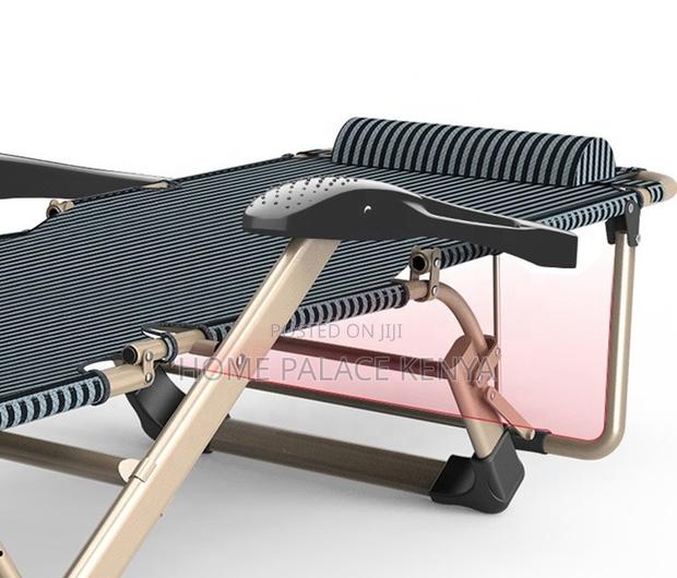 Sun Lounger: Portable Zero Gravity Lounge Chair - thumbnail 9