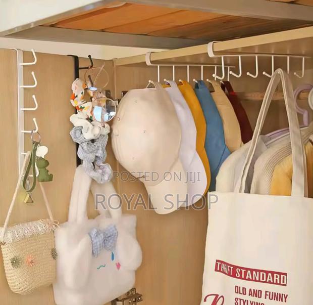 Under Shelf Hanger - main view