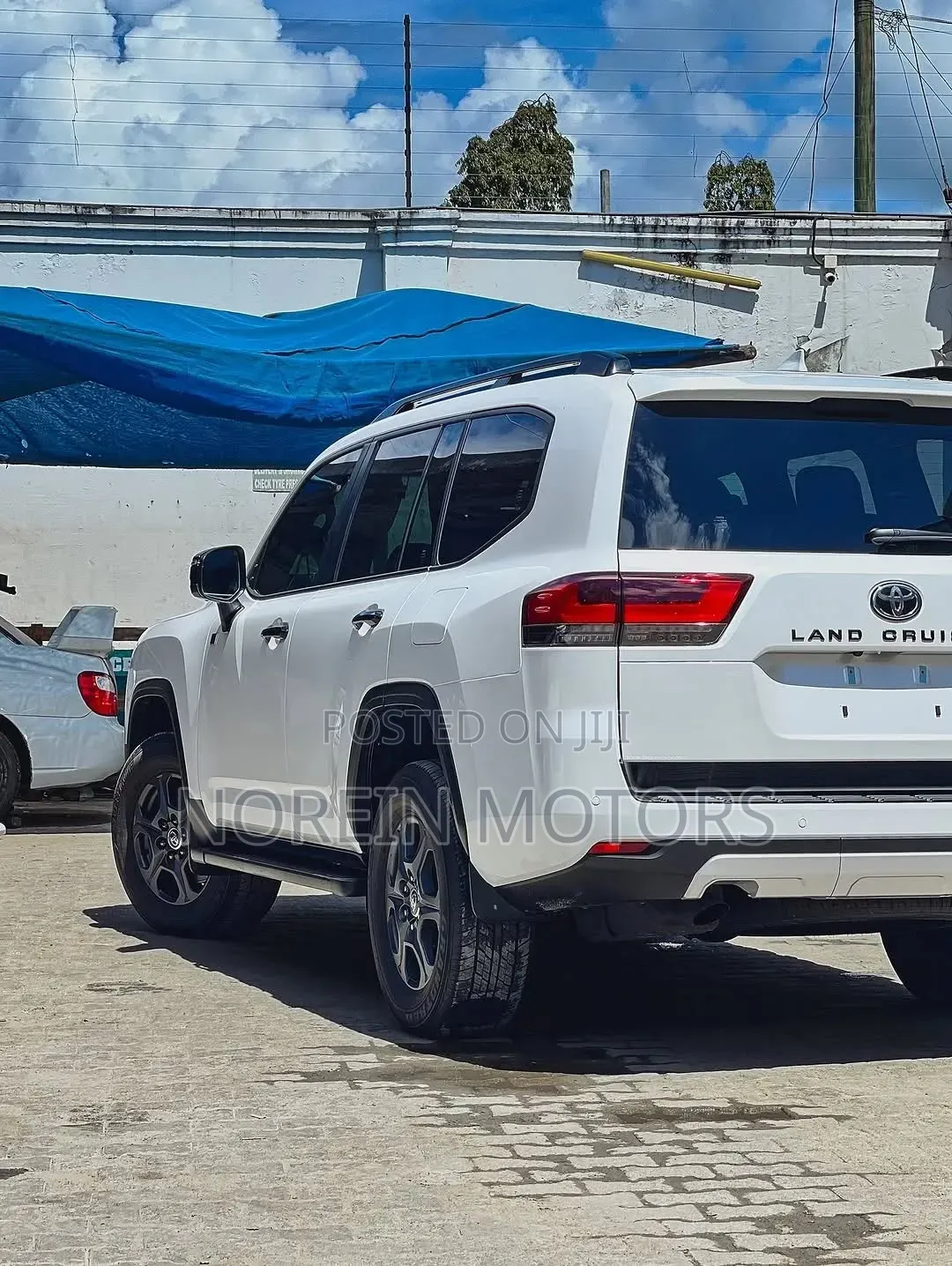 Toyota Land Cruiser LC300 2022 Pearl