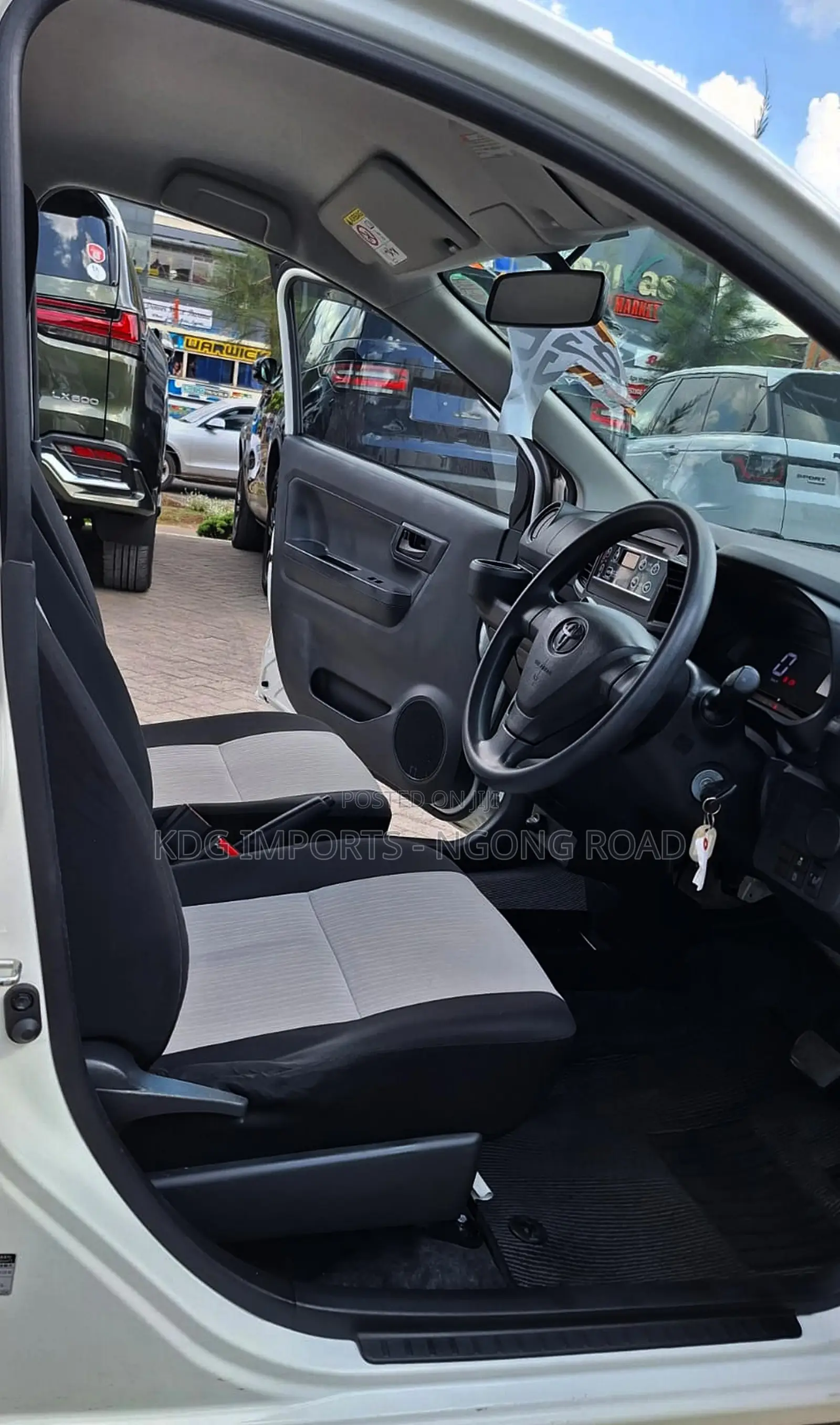 Toyota Pixis Epoch 2019 White