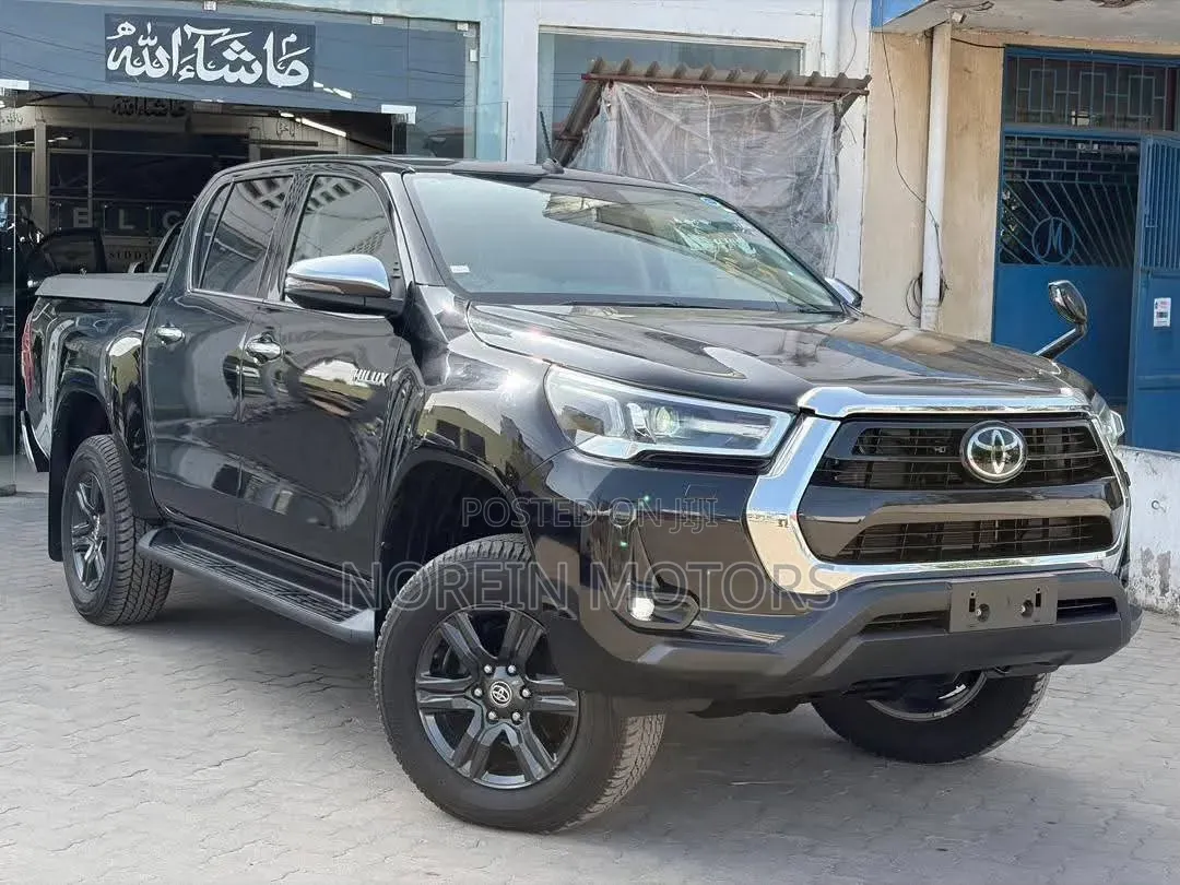 Toyota Hilux Revo Double Cab Deisel 2.4 AWD 2020 Black