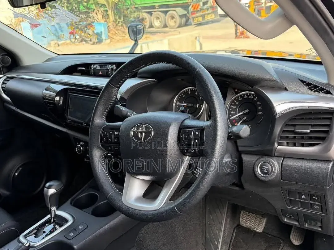 Toyota Hilux Revo Double Cab Deisel 2.4 AWD 2020 Black