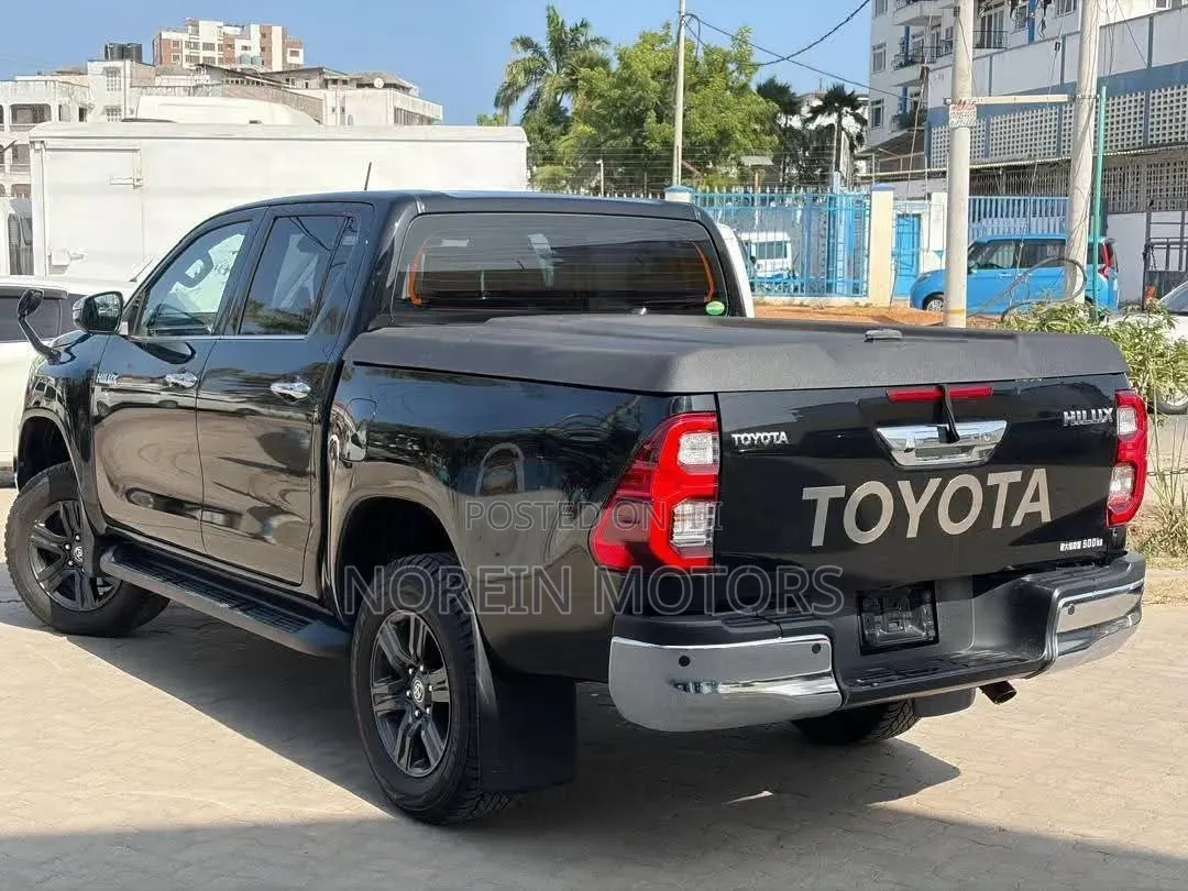 Toyota Hilux Revo Double Cab Deisel 2.4 AWD 2020 Black