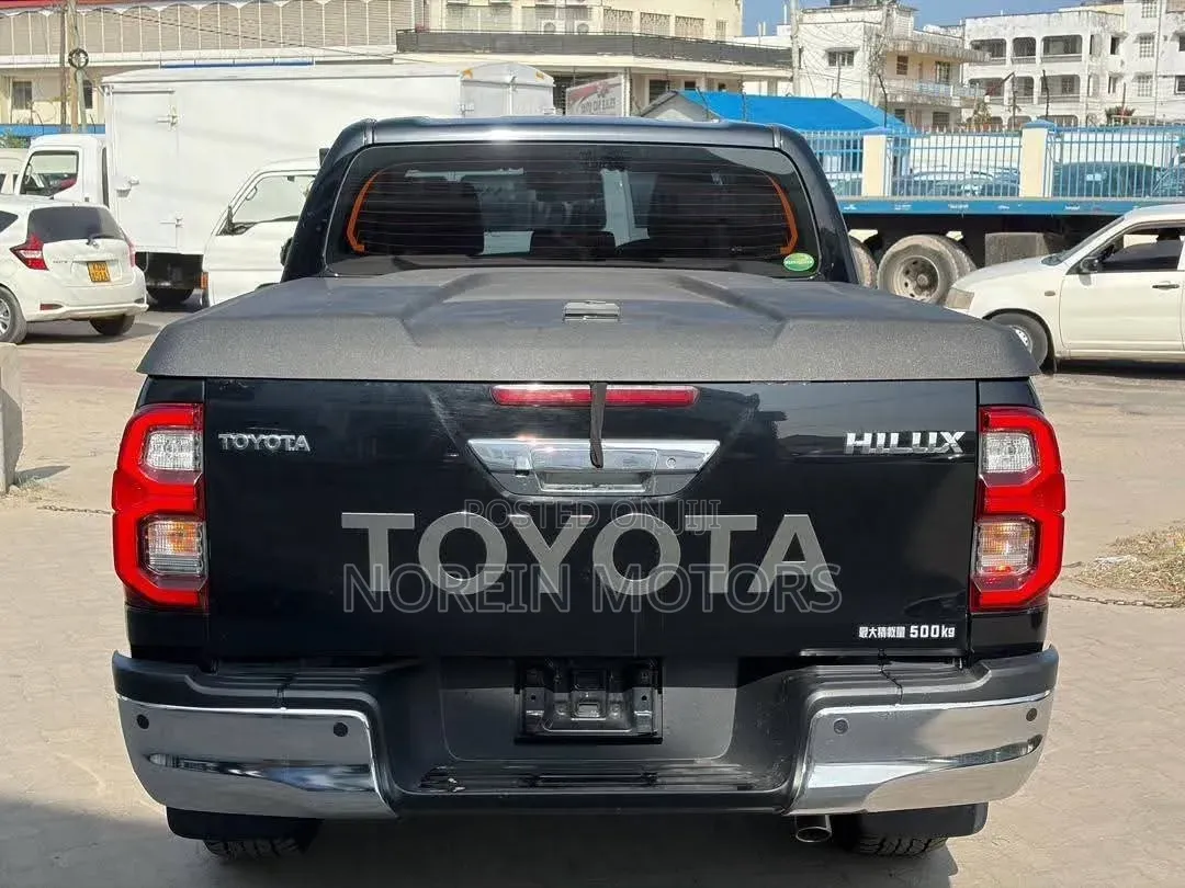 Toyota Hilux Revo Double Cab Deisel 2.4 AWD 2020 Black