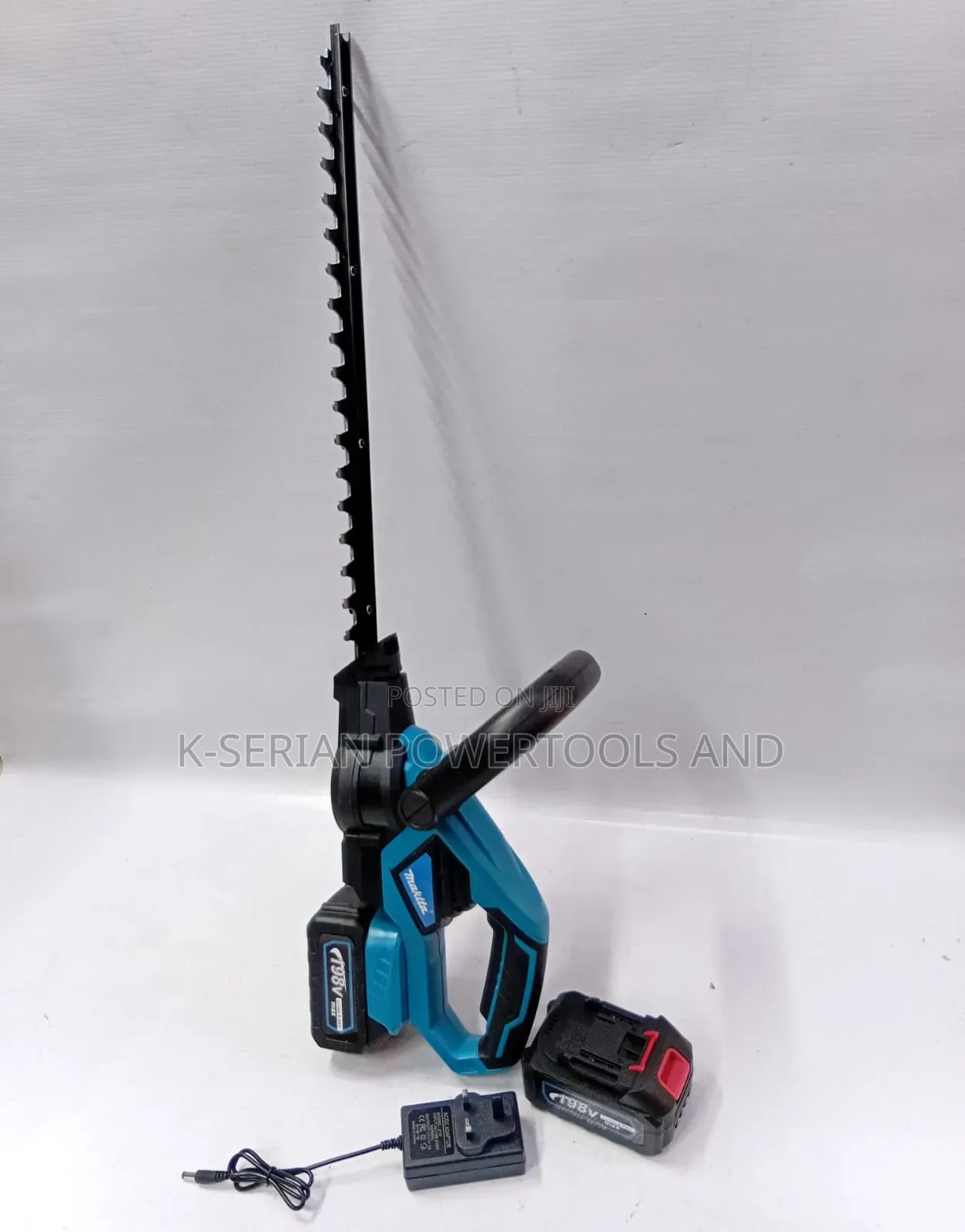 Makita Cordless Hedge Trimmer/ Professional Rechargeable Trimmer