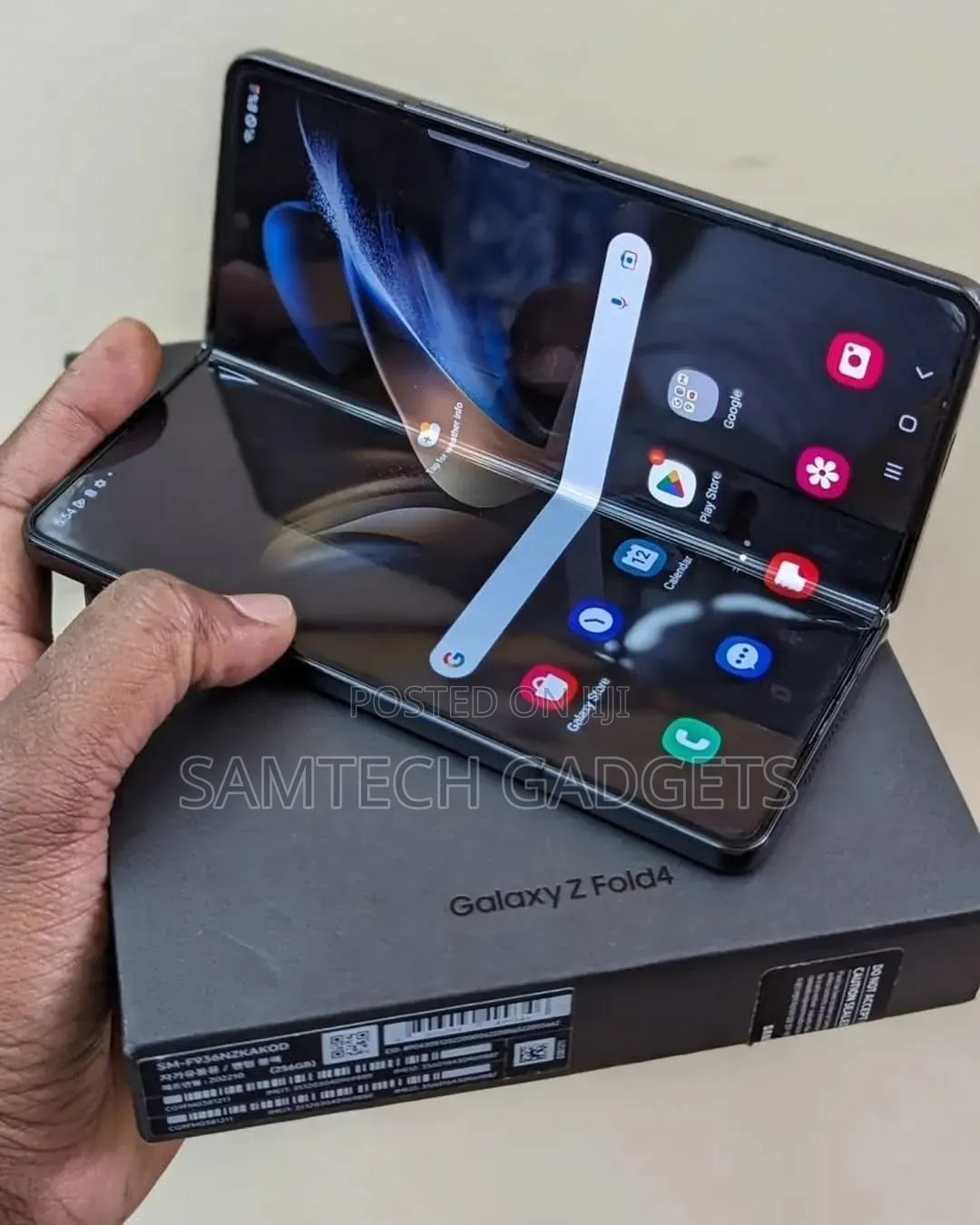 New Samsung Galaxy Z Fold4 256 GB Black