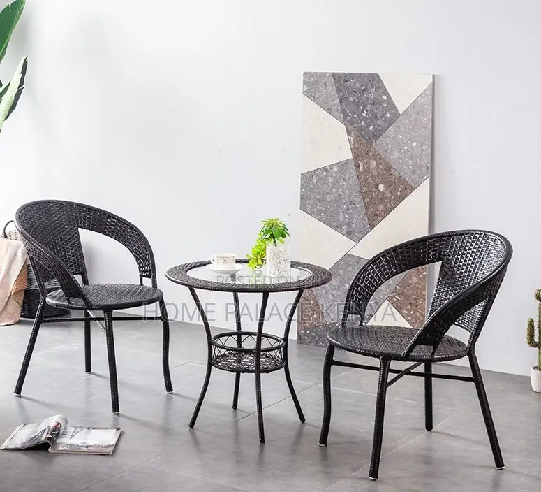 Outdoor Set: Stylish Plastic Weave Rattan Chair and Table