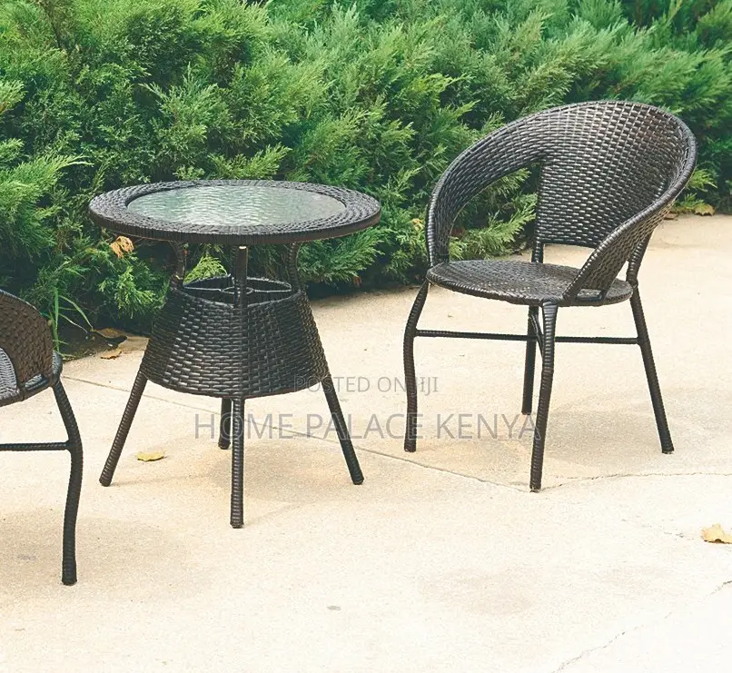 Outdoor Set: Stylish Plastic Weave Rattan Chair and Table