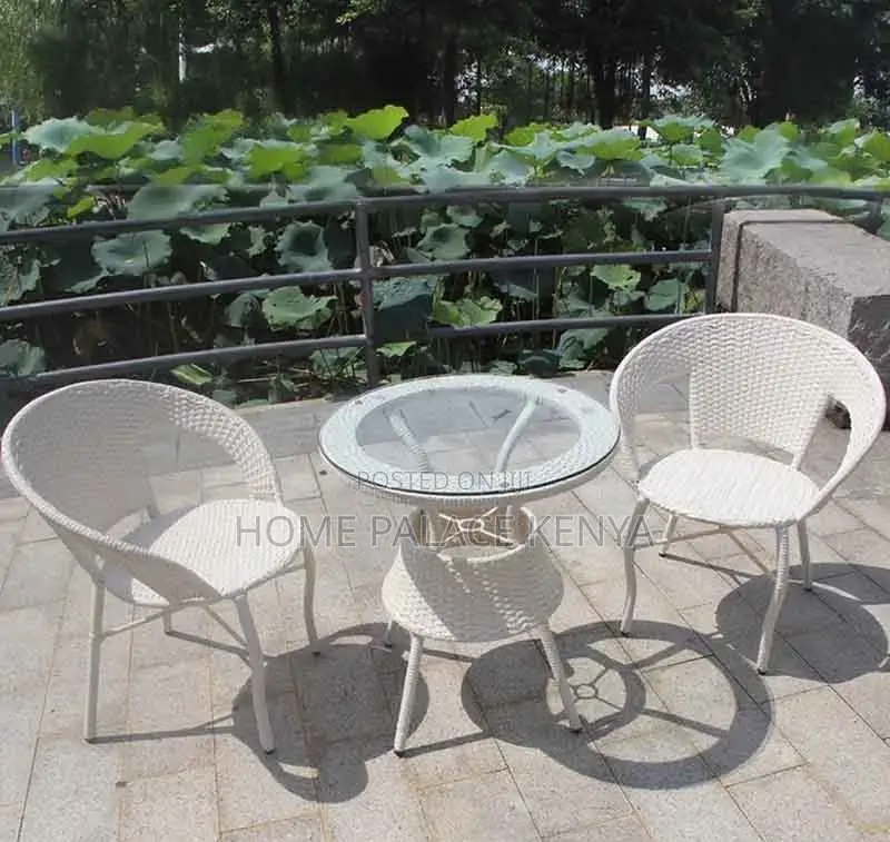 Outdoor Set: Stylish Plastic Weave Rattan Chair and Table