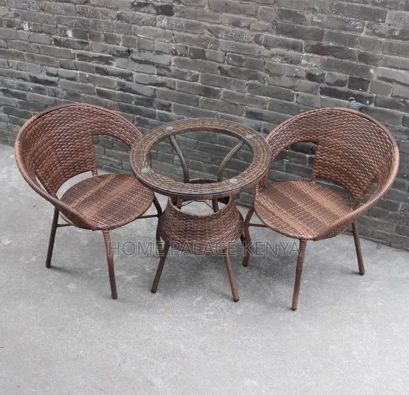 Outdoor Set: Stylish Plastic Weave Rattan Chair and Table