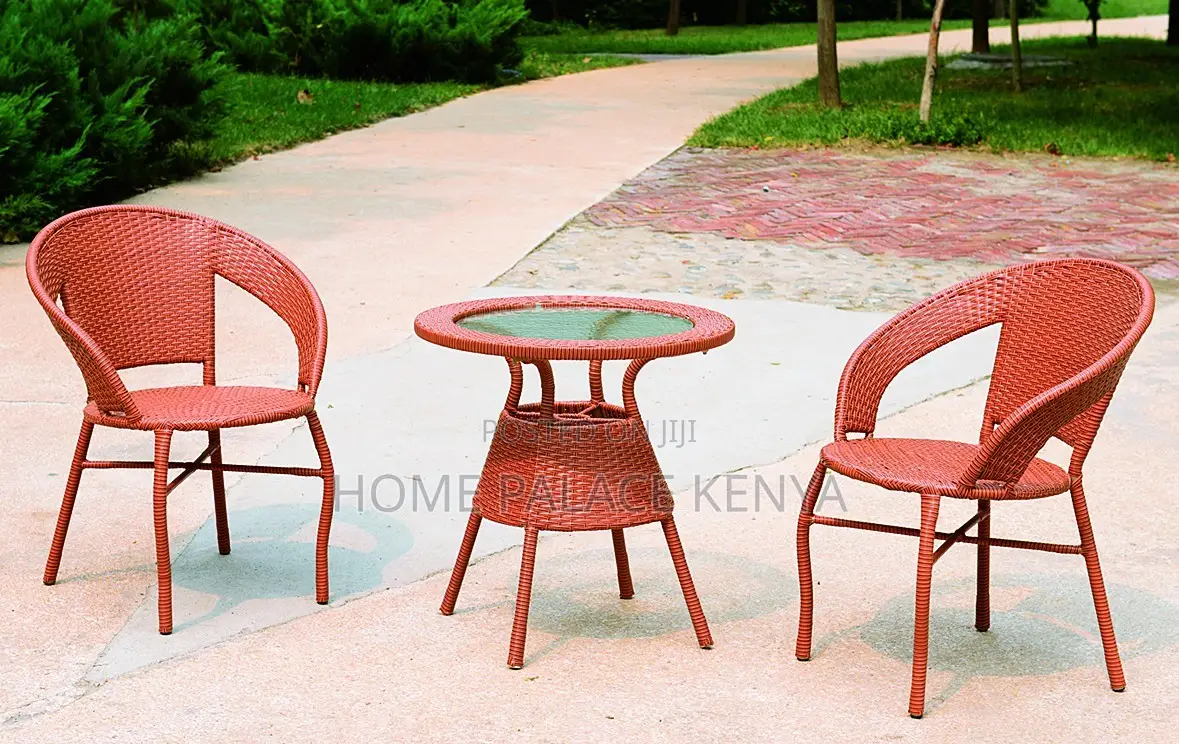 Outdoor Set: Stylish Plastic Weave Rattan Chair and Table