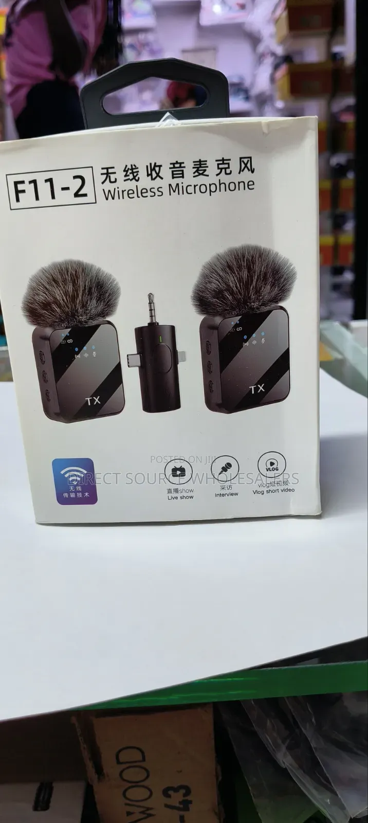 F11-2 Plug Play Wireless Lavalier Mic
F11-2 Mini Wireless Microphone