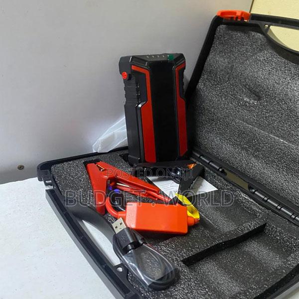 80000a Smart Vehicle Battery Booster With Emergency Flashlight