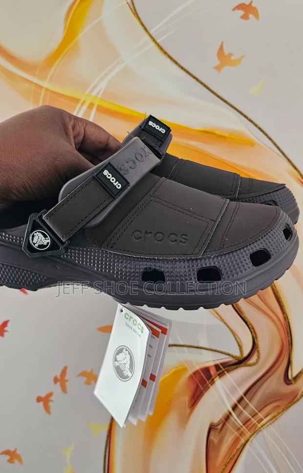 Crocs Yukon - Chocolate 
Quality 
Sizes 40-45