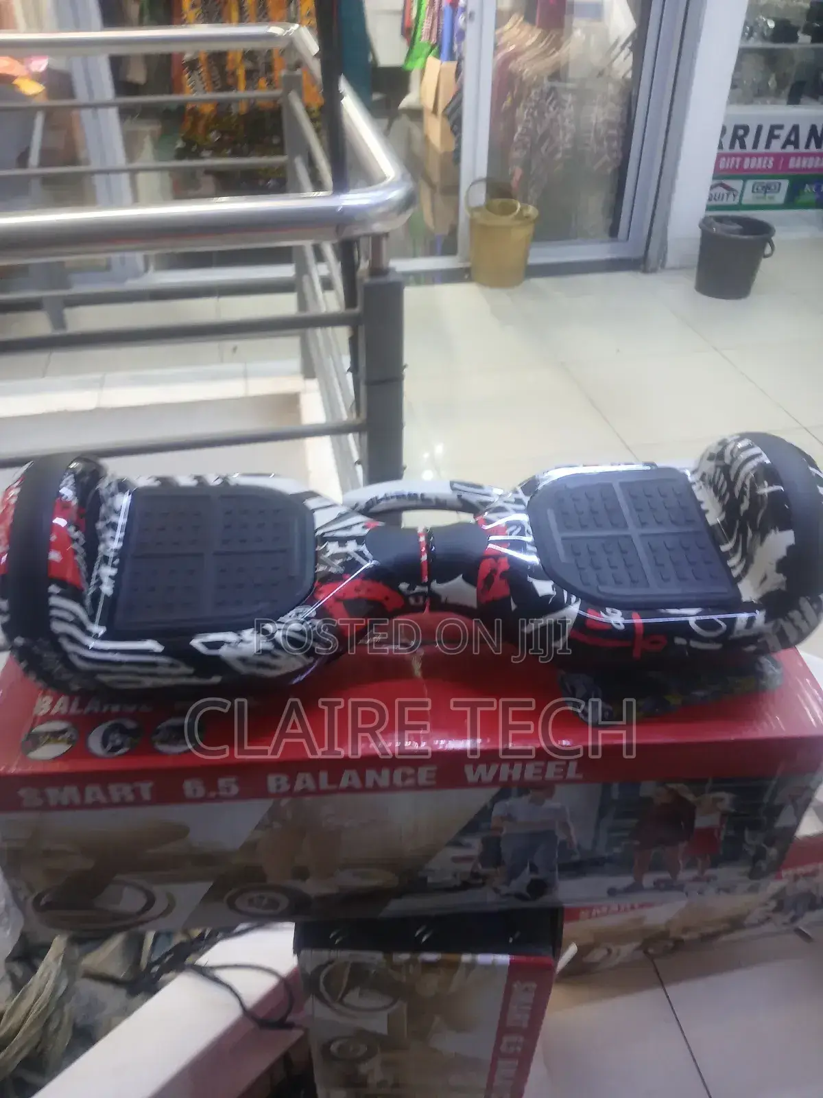 6.5 Inch Hover Board With Bluetooth Speaker and Led Wheels