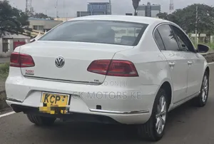 Volkswagen Passat 2011 White