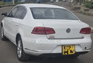 Volkswagen Passat 2011 White