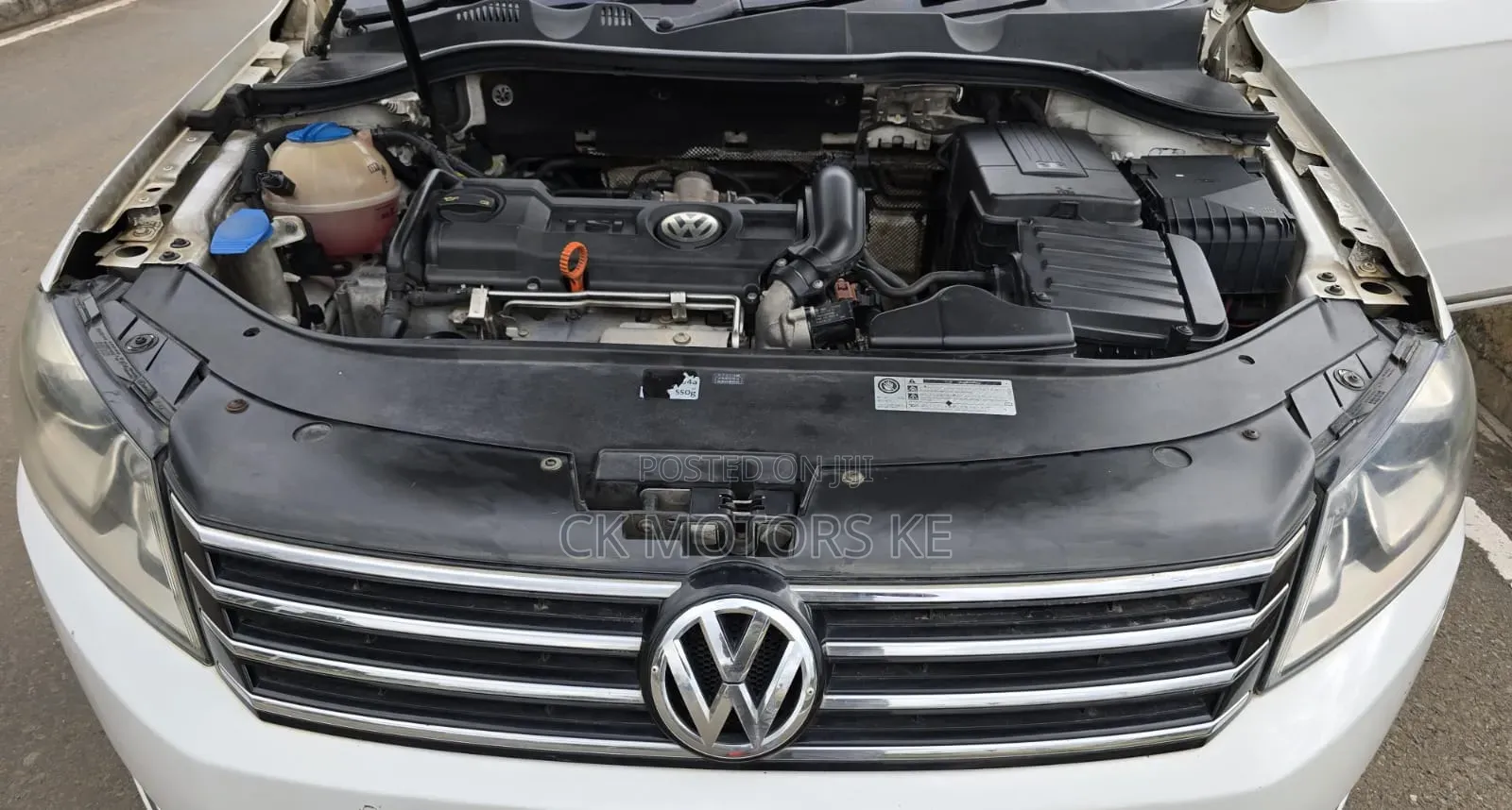 Volkswagen Passat 2011 White