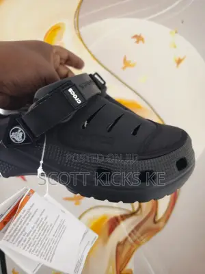 Crocs Classic Clog Sandals 
Black 
Quality 
Sizes 40-45