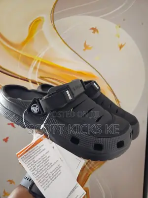 Crocs Classic Clog Sandals 
Black 
Quality 
Sizes 40-45