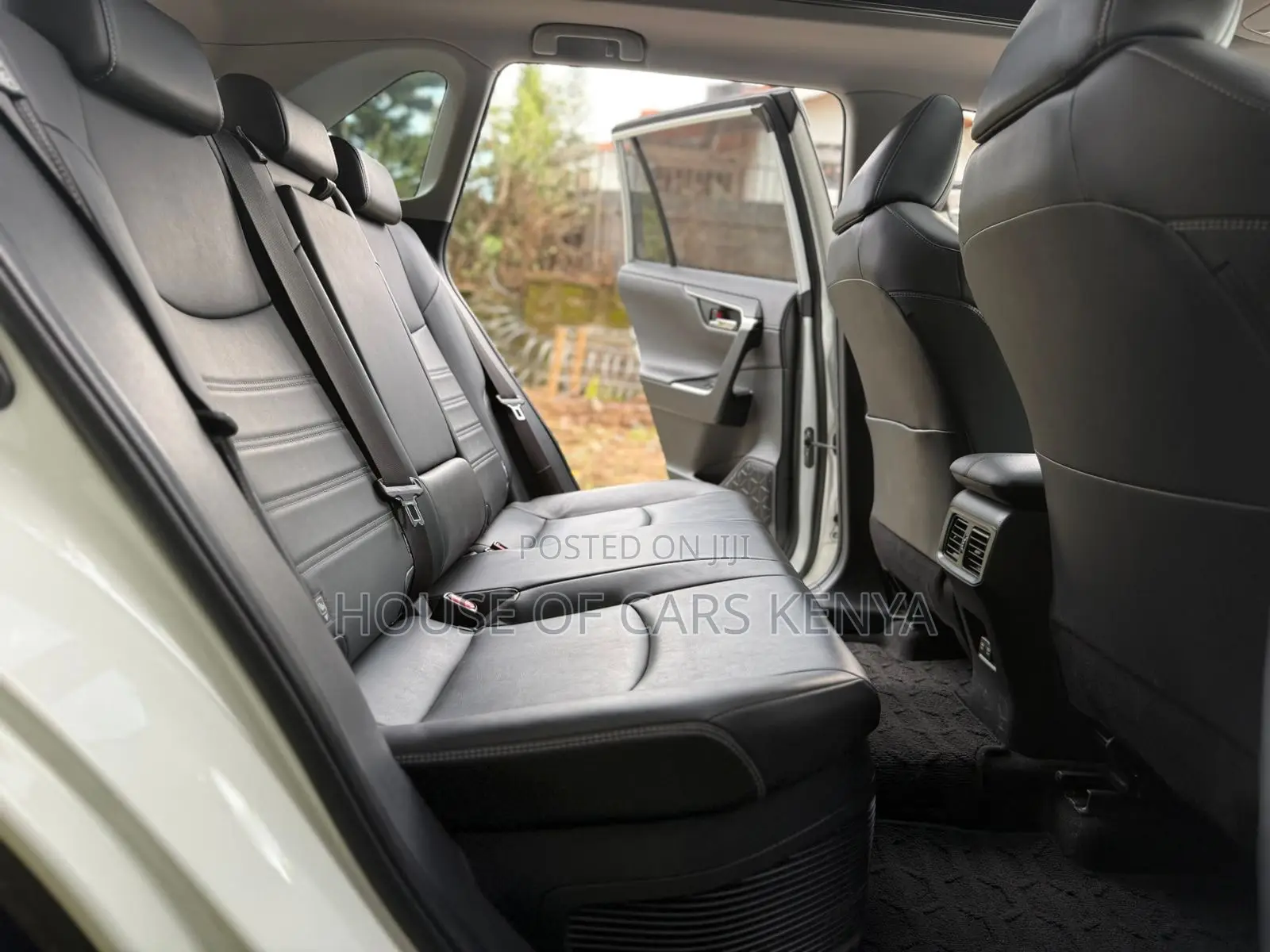 Toyota RAV4 Hybrid 2020 White