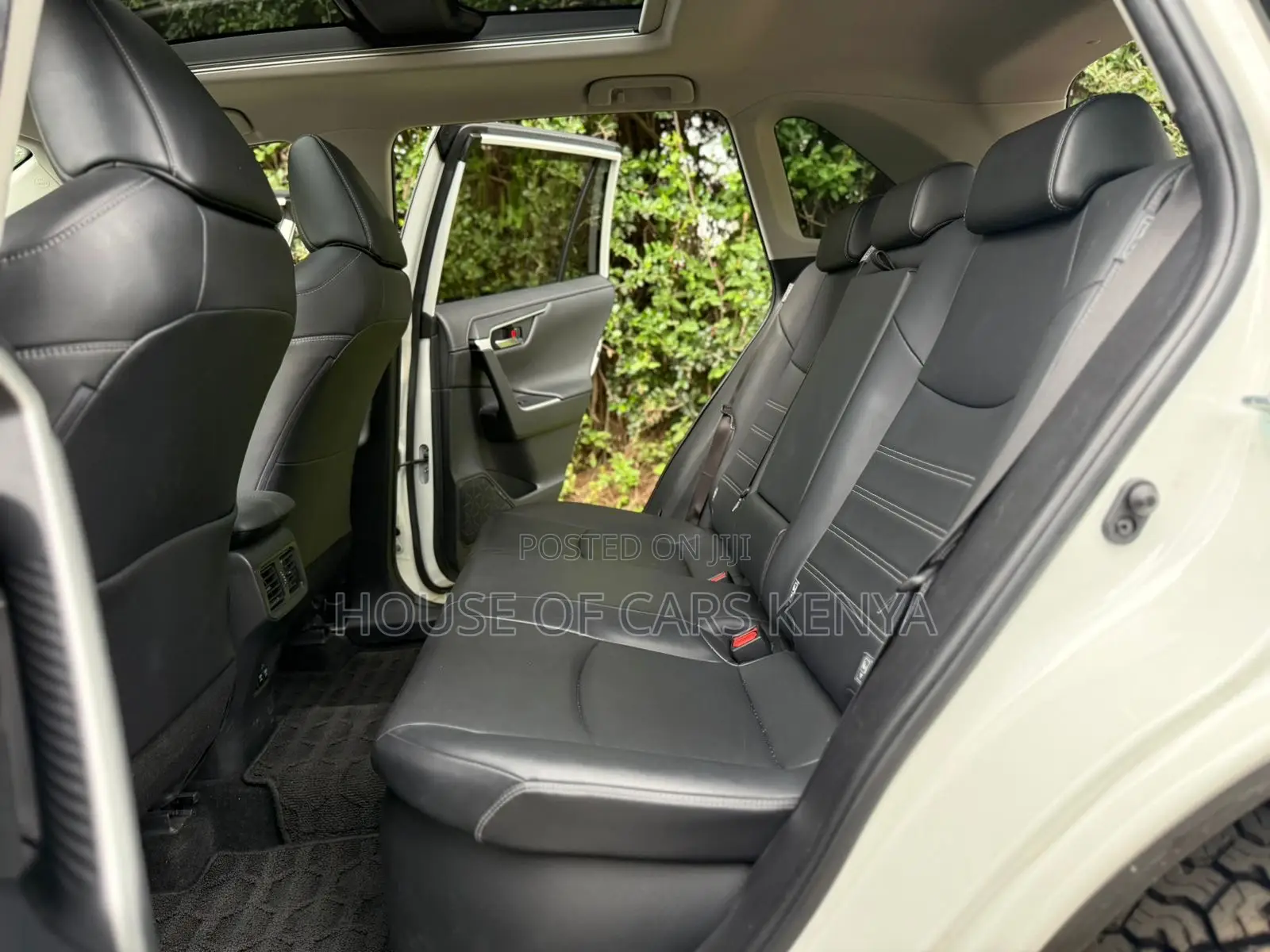 Toyota RAV4 Hybrid 2020 White