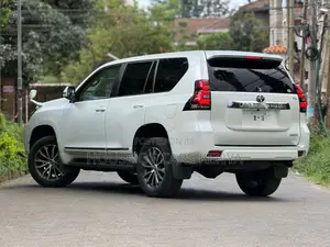 Toyota Land Cruiser Prado 2.8 2018 White