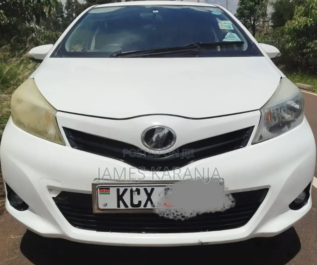 Toyota Vitz 2012 White