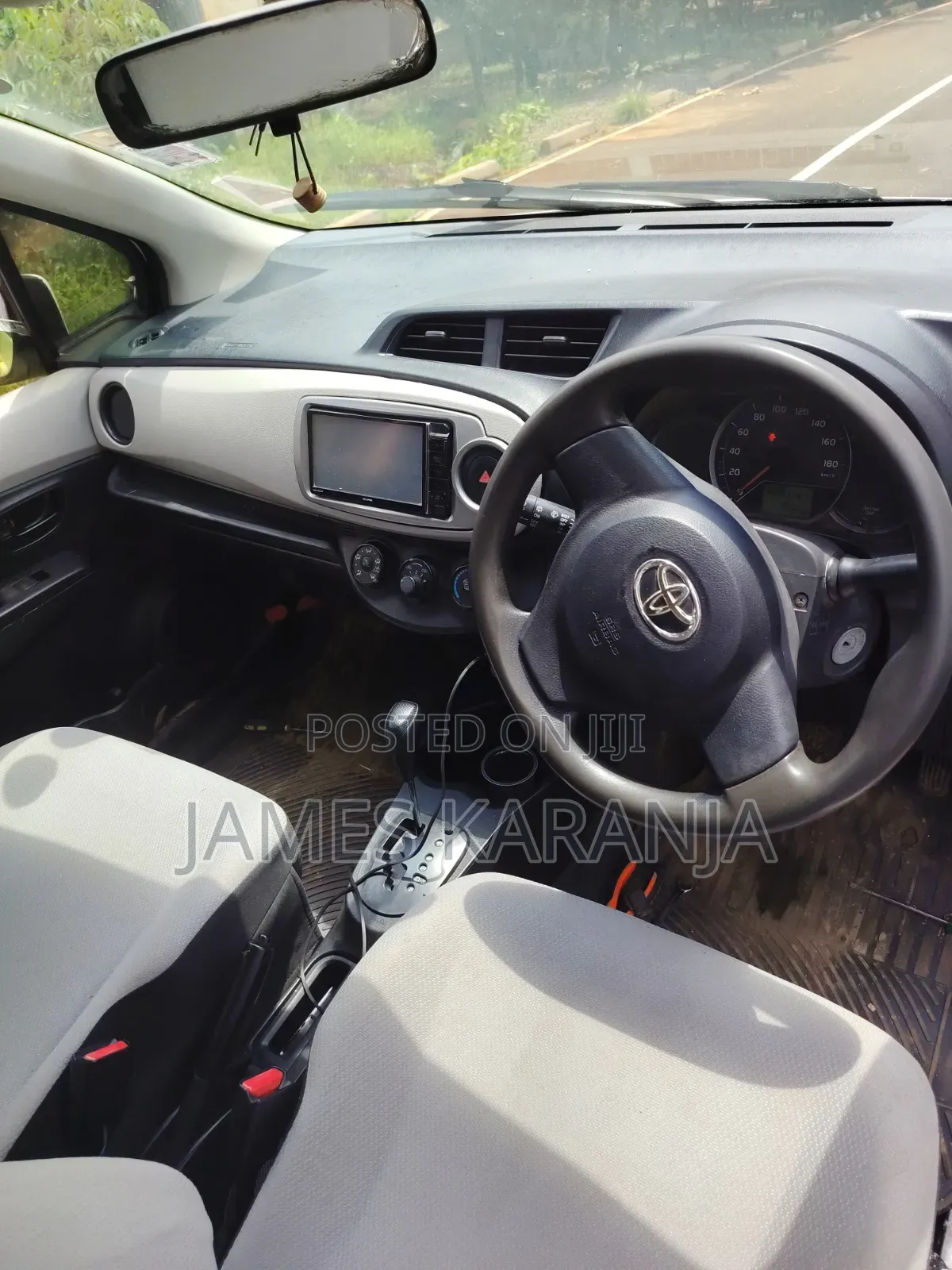 Toyota Vitz 2012 White