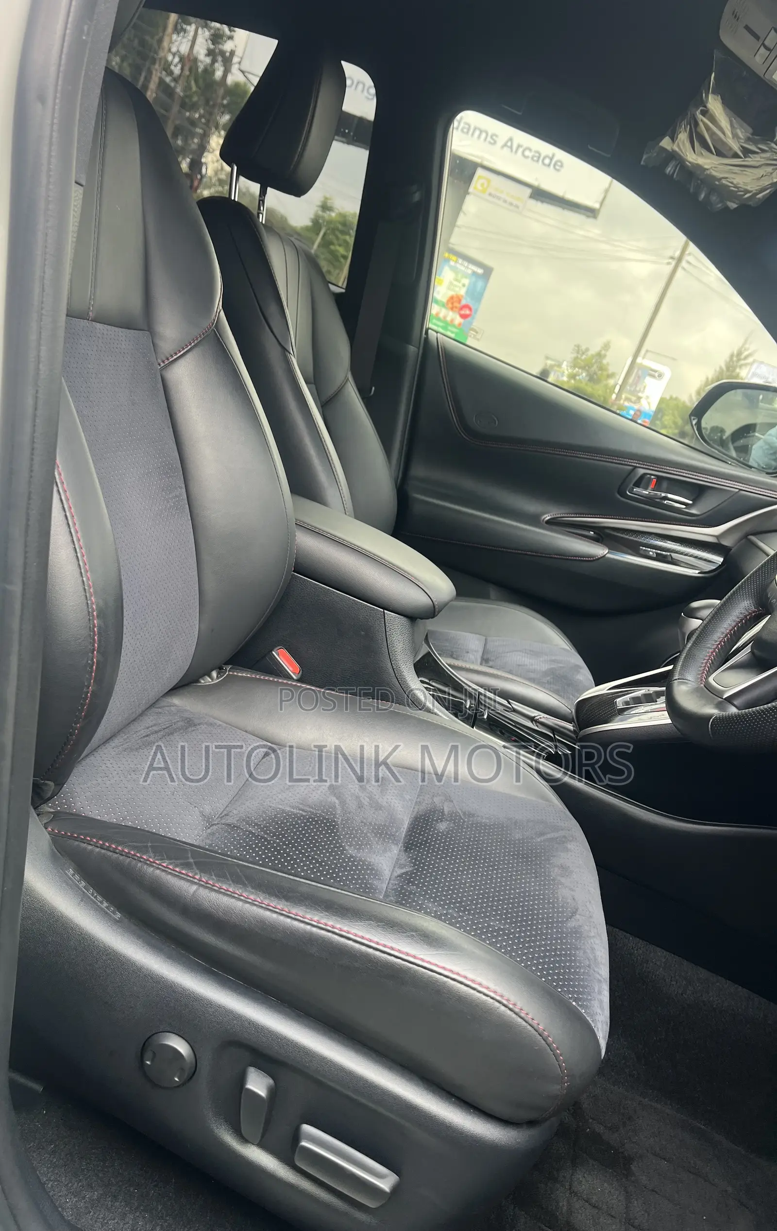Toyota Harrier 2.0 Turbo 2019 White