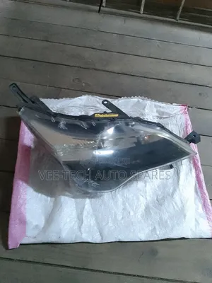 Toyota Spade Headlight Xenon