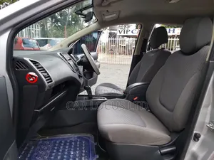 Nissan Wingroad 2014 Silver