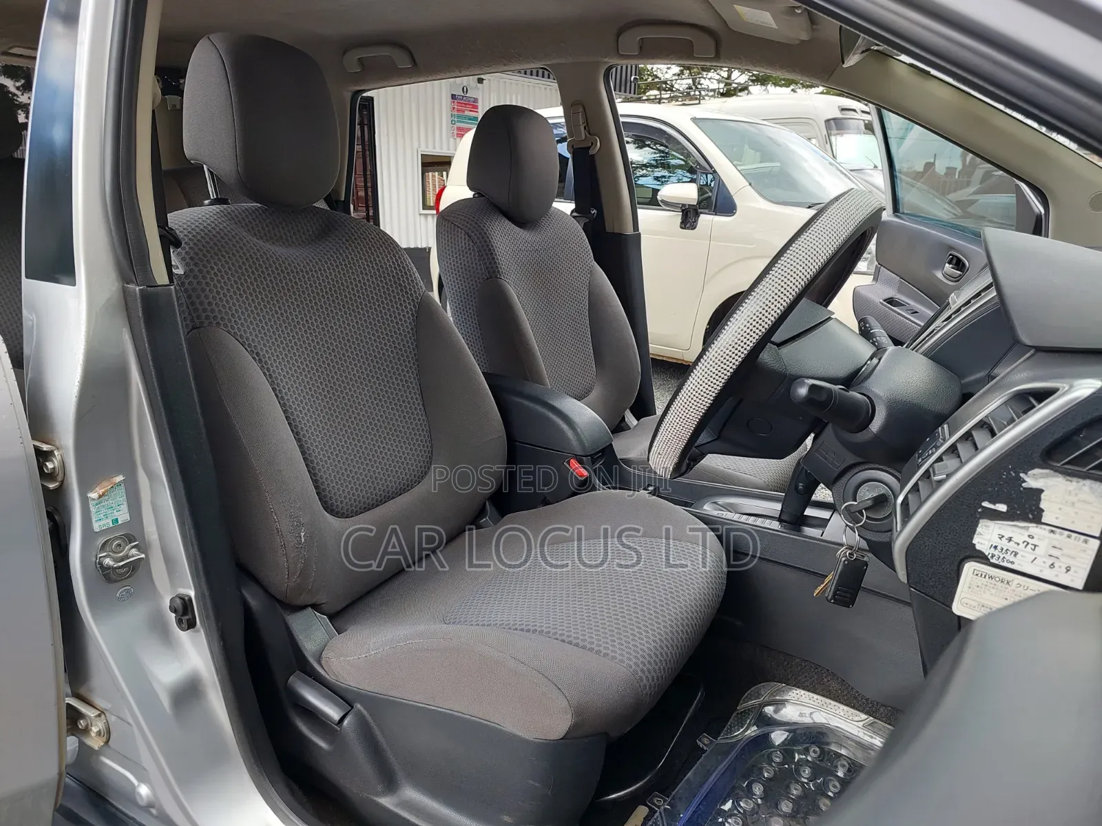 Nissan Wingroad 2014 Silver
