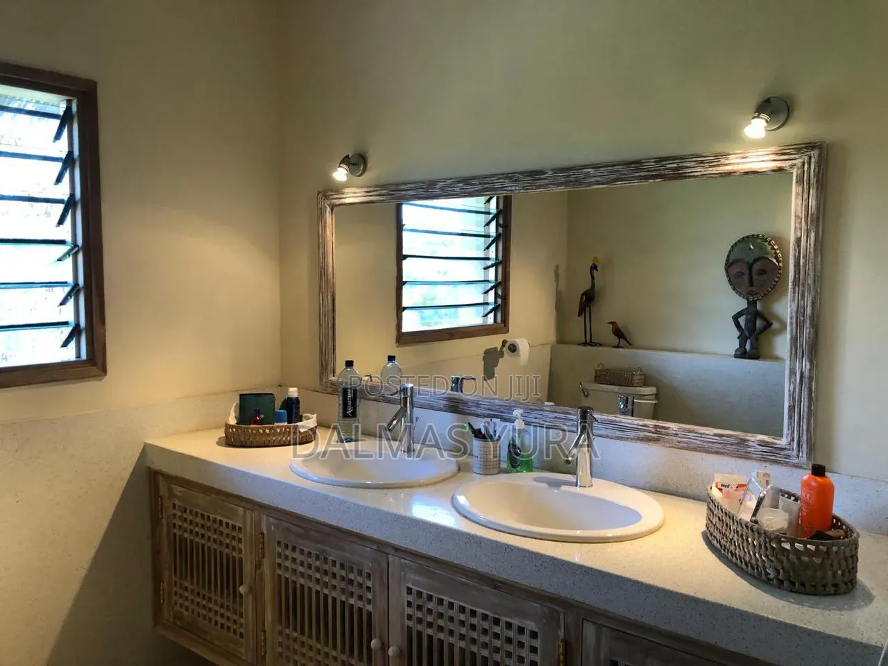 Furnished 2bdrm Apartment in Town Centre for sale