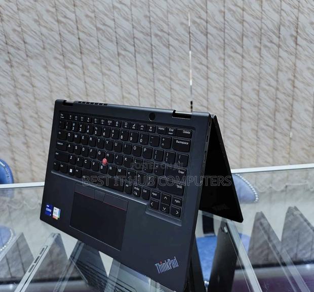 Laptop Lenovo ThinkPad L13 Yoga 8GB Intel Core i5 SSHD (Hybrid) 256GB