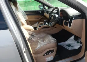 Porsche Cayenne 2021 White