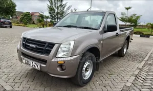 Isuzu D-MAX 2012 Silver
