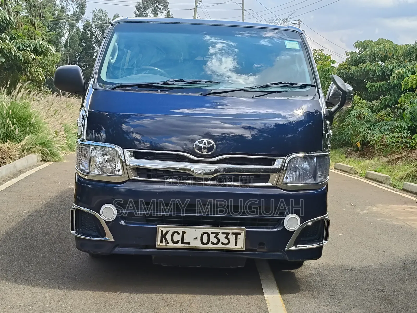 Toyota HiAce 2011 Blue