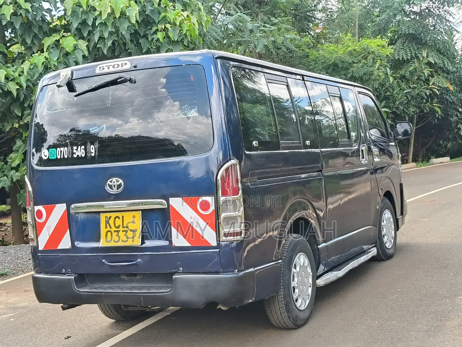 Toyota HiAce 2011 Blue