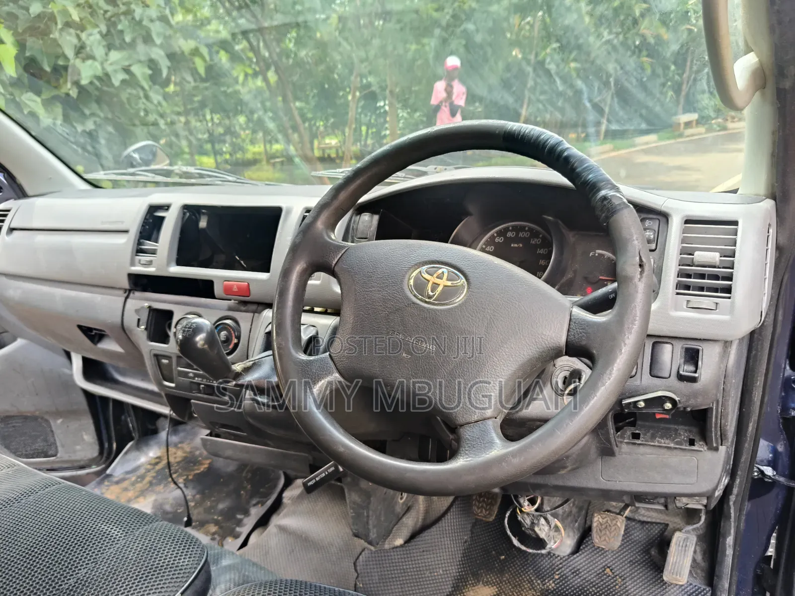Toyota HiAce 2011 Blue