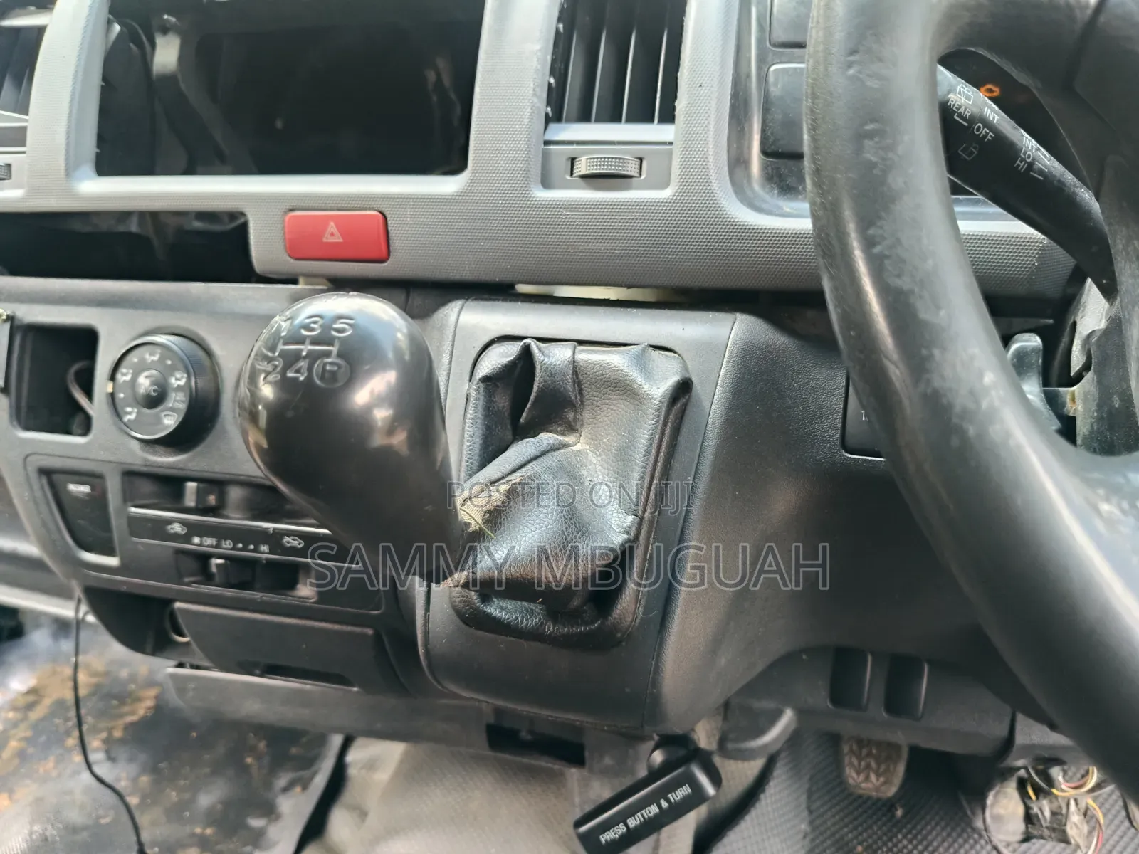 Toyota HiAce 2011 Blue