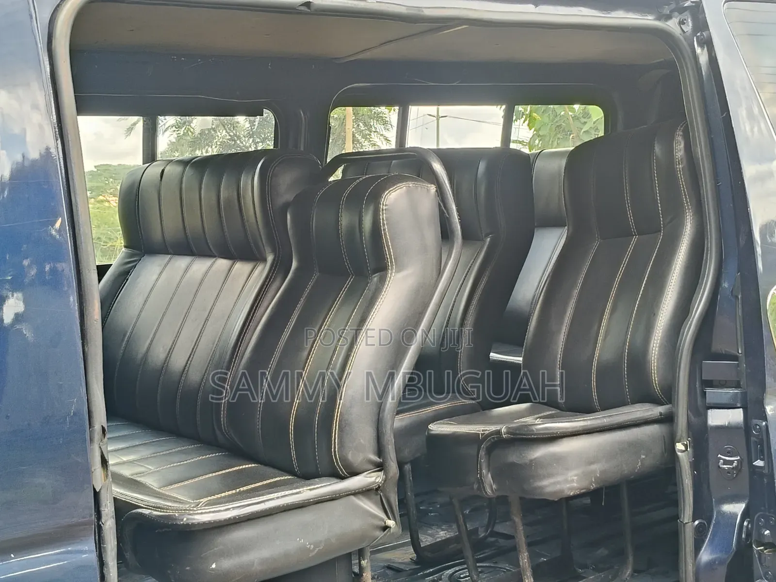 Toyota HiAce 2011 Blue