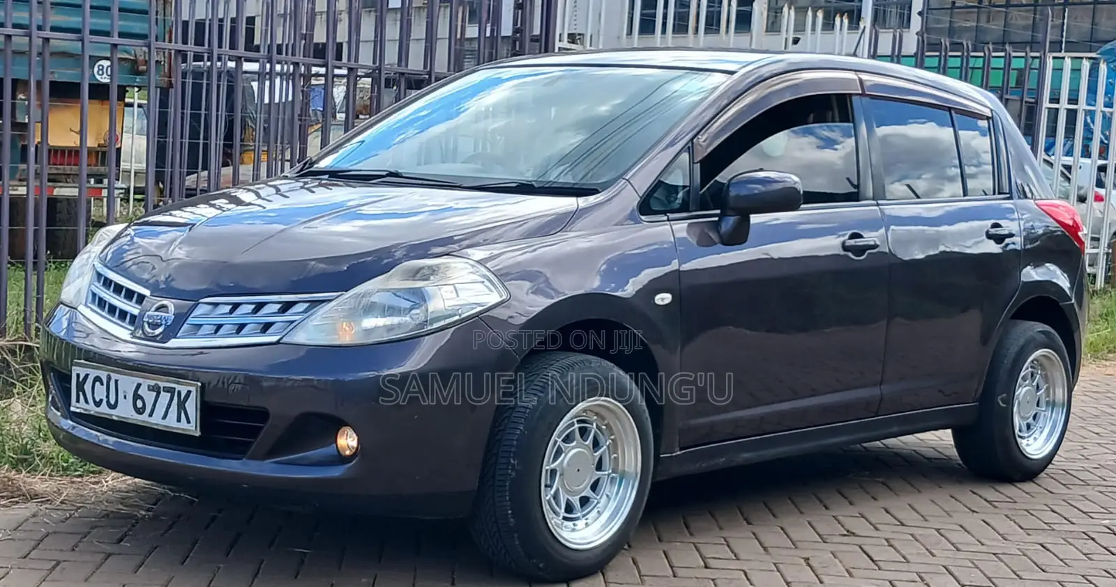 Nissan Tiida 2012 Beige