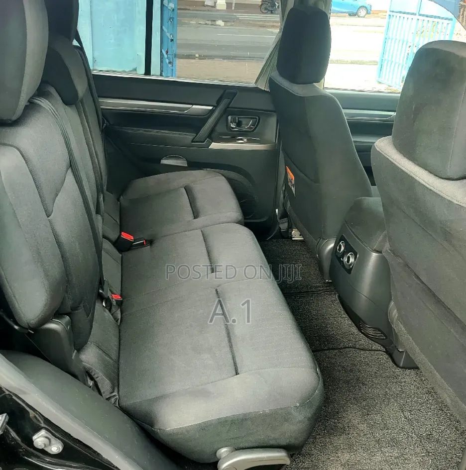 Mitsubishi Pajero V80 3.2 DI-D 2018 Black