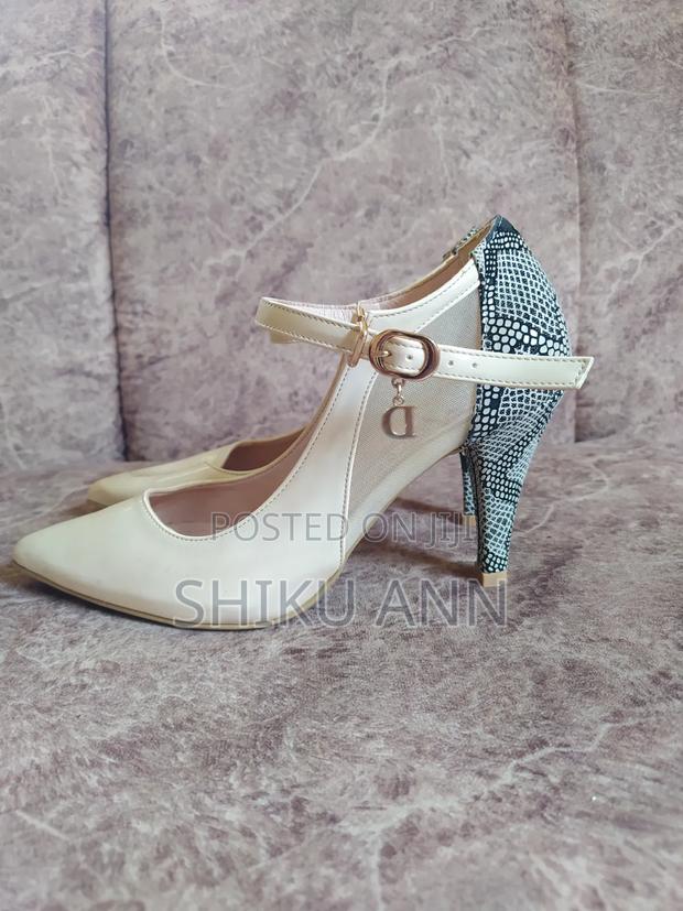Woman Shoes - main view