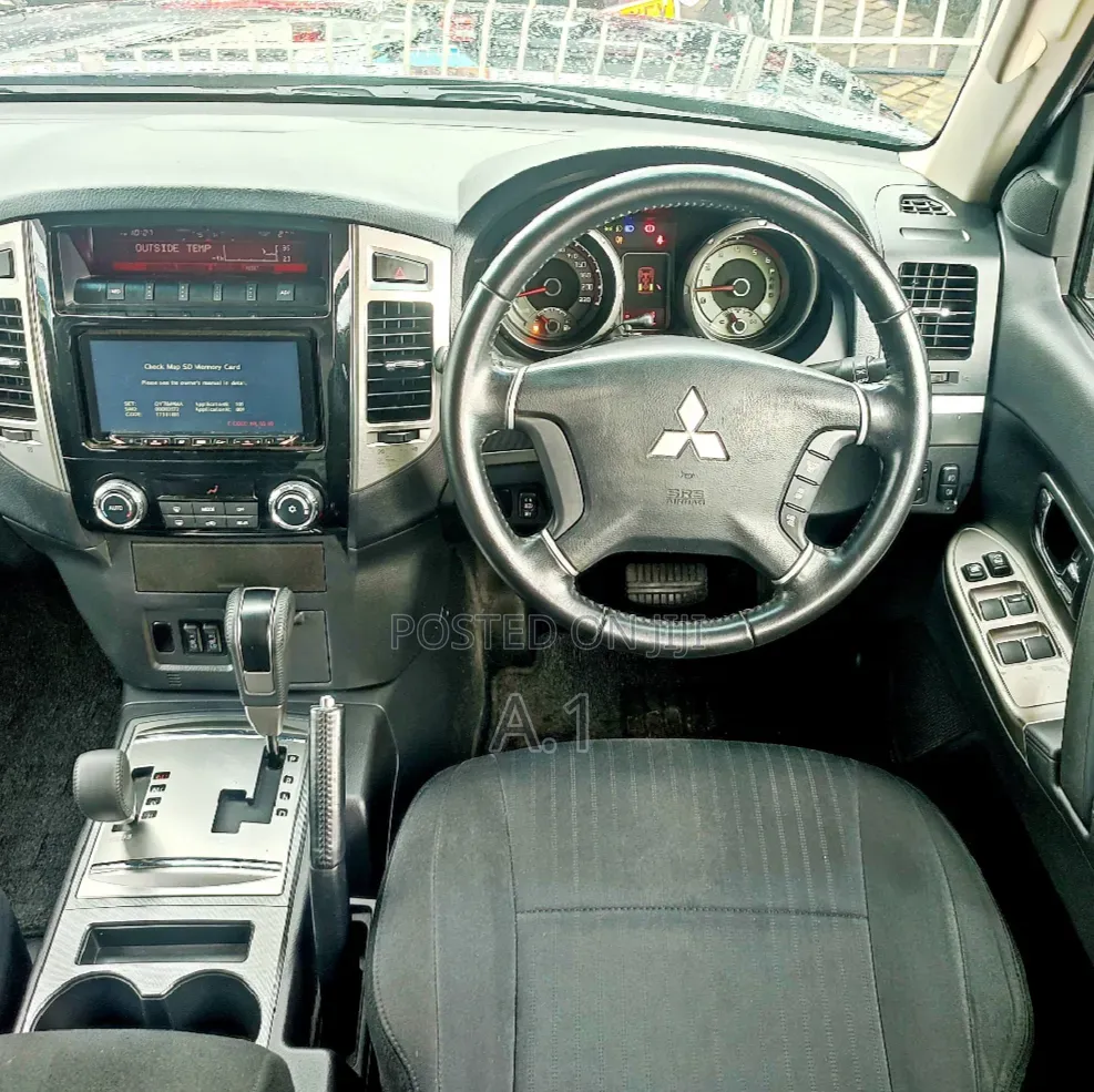 Mitsubishi Pajero V80 3.2 DI-D 2018 Silver
